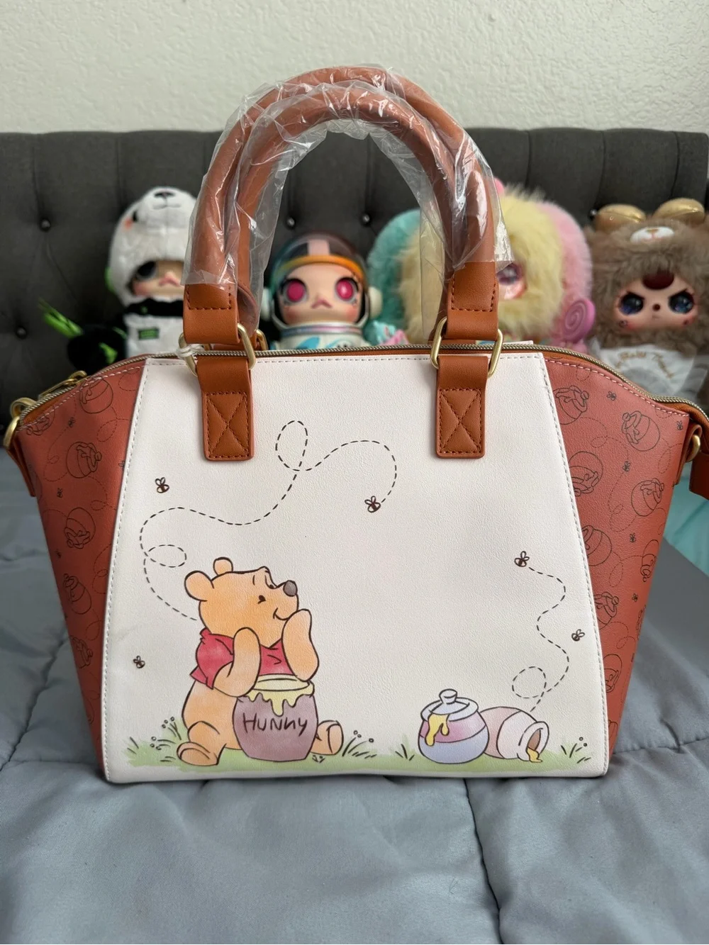 Loungefly Winnie the Pooh Honey Tote Bag - White & Brown, w/ detachable strap.